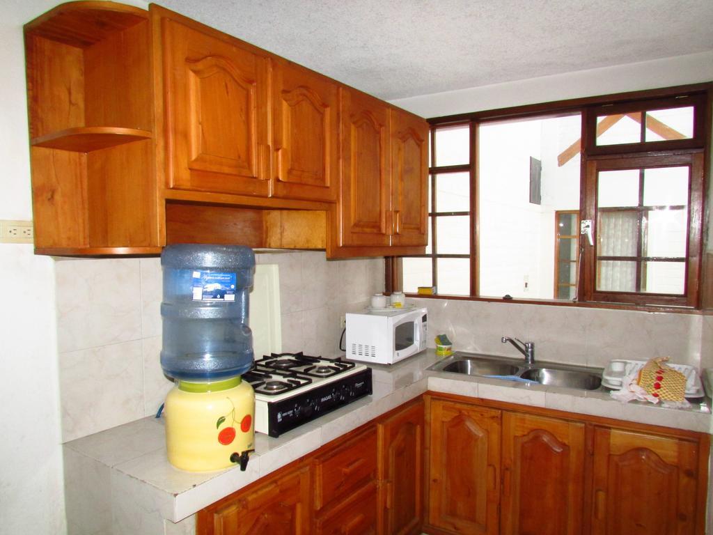 Apartamentos Los Quipus 키토 객실 사진